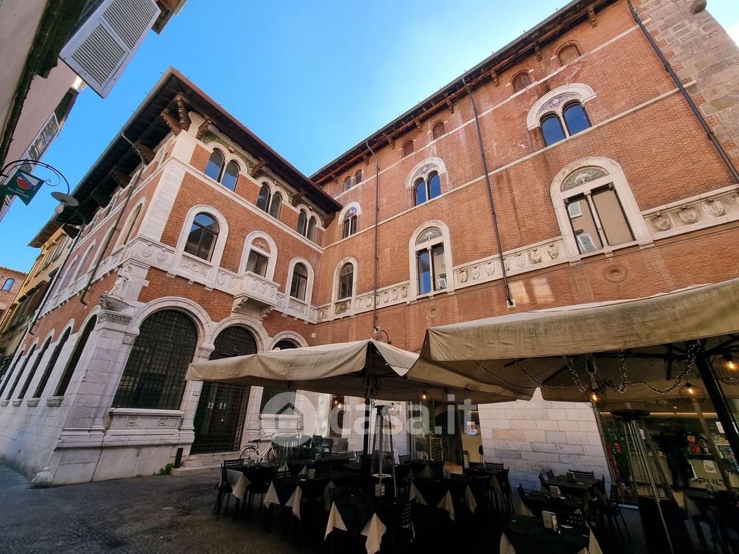Stabile / Palazzo in Vendita in Via Fillungo 67 a Lucca