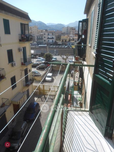 Appartamento in Vendita in Via Vito Mercadante a Palermo