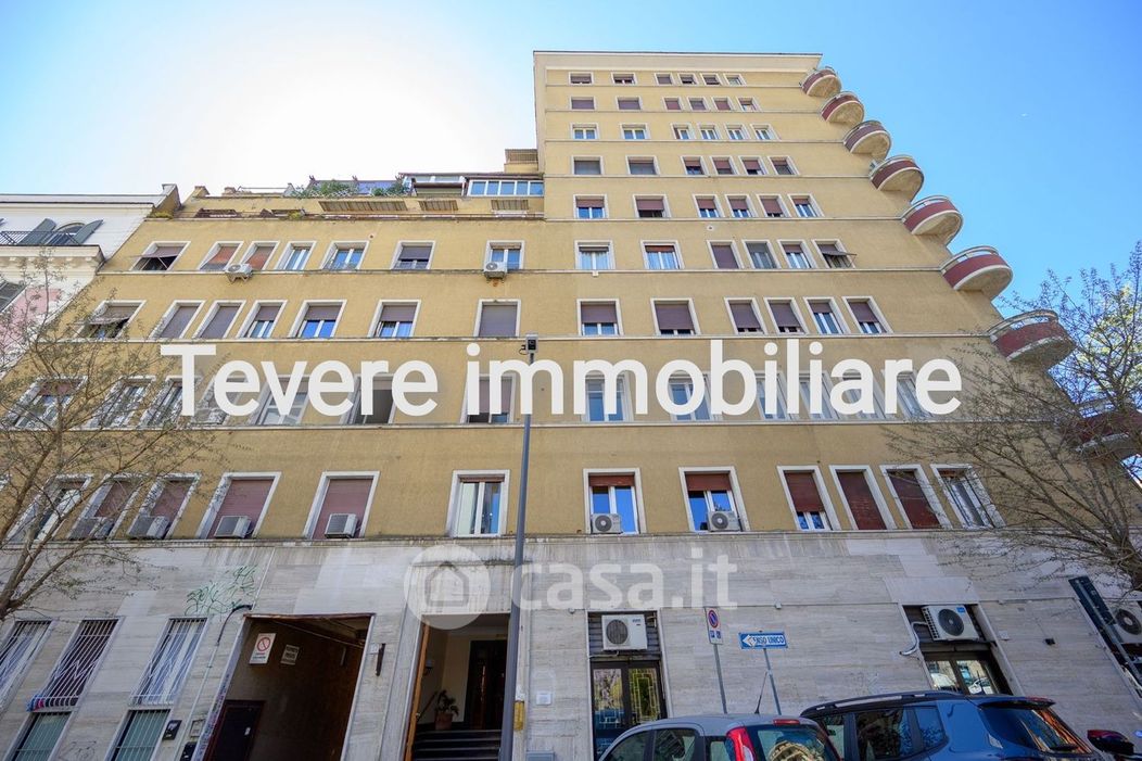 Appartamento in Vendita in Via Girolamo Savonarola a Roma