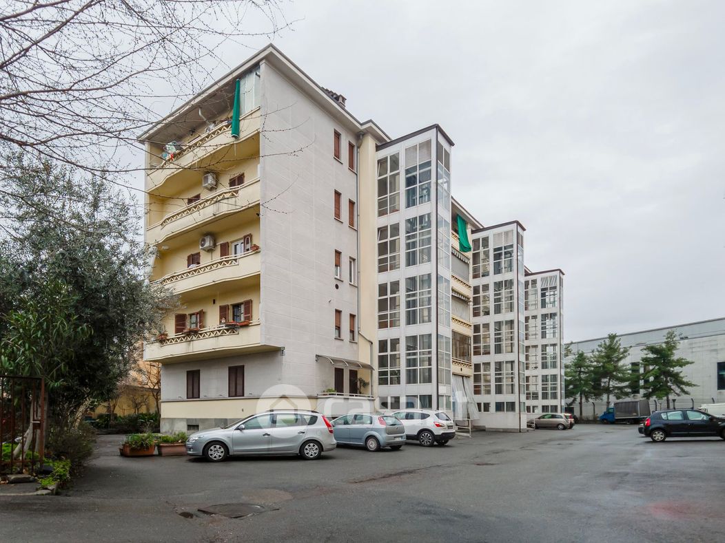 Appartamento in Vendita in Via Giacomo Dina 61 a Torino