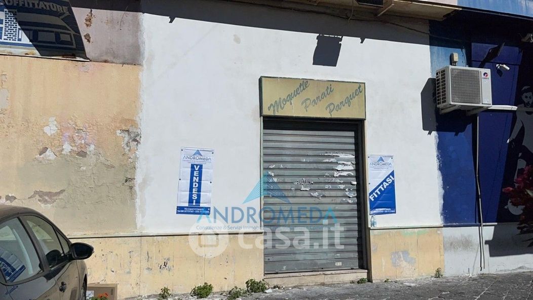 Negozio/Locale commerciale in Affitto in a Napoli