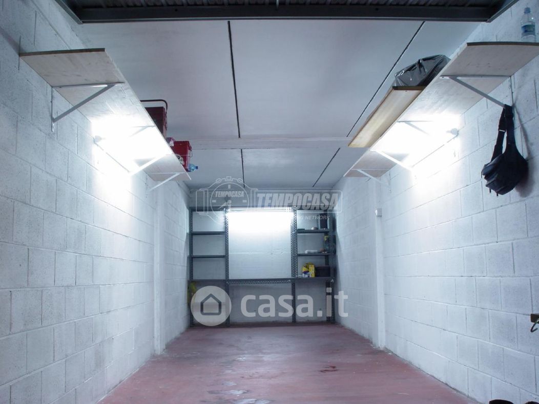 Garage/Posto auto in Vendita in Via Nuoro 15 a Milano