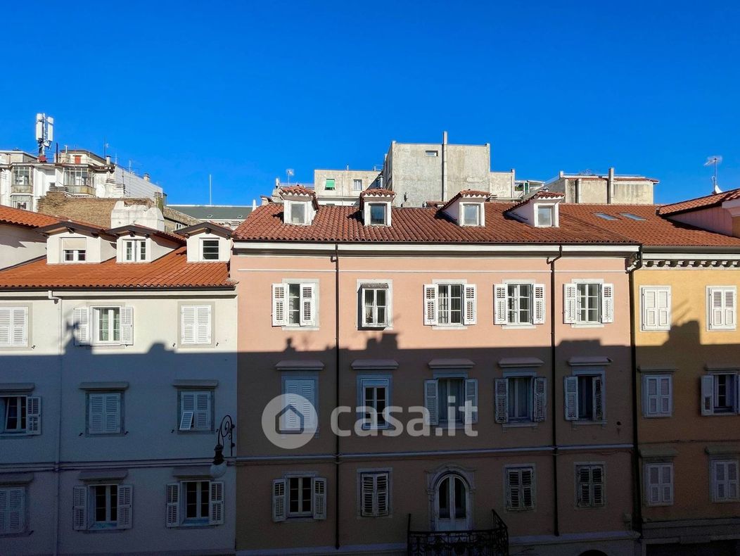 Appartamento in Vendita in Via Valdirivo a Trieste