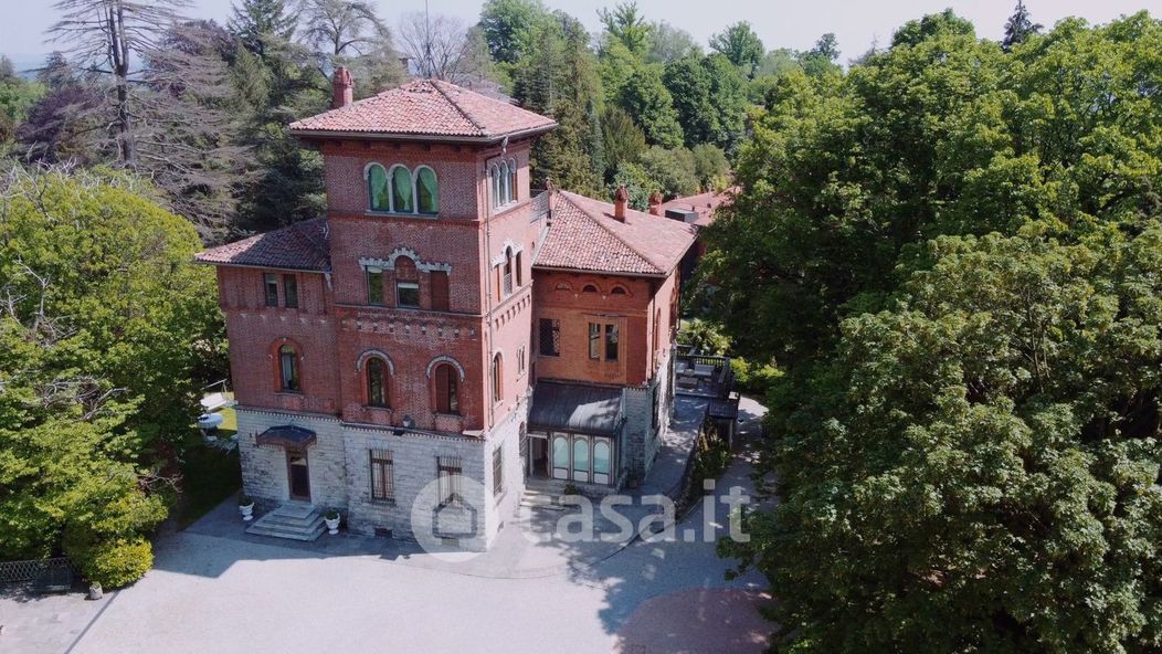 Villa in Vendita in Via Adda 6 a Varese