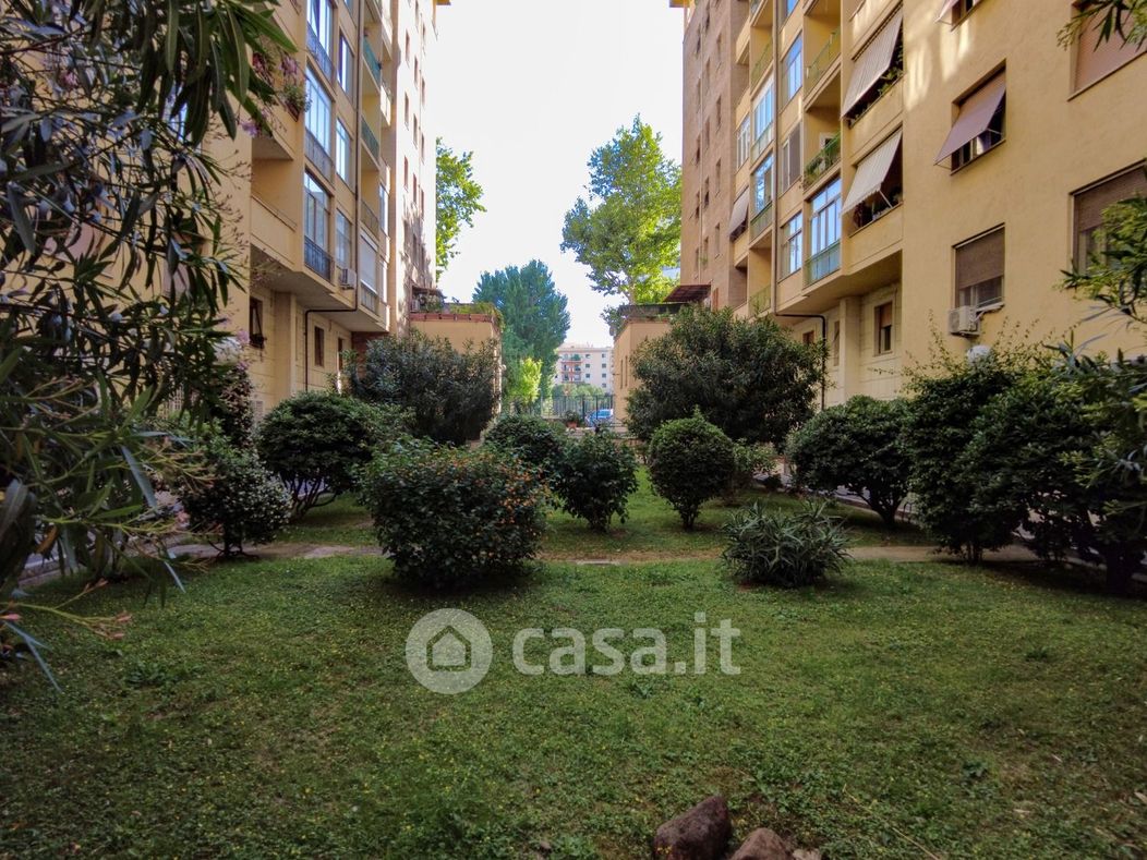 Appartamento in Vendita in Via Costantino 22 a Roma