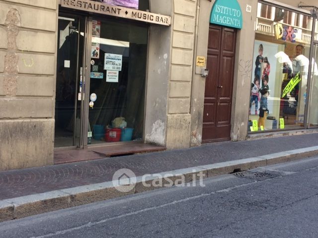 Negozio/Locale commerciale in Affitto in Via Vittorio Veneto a Varese