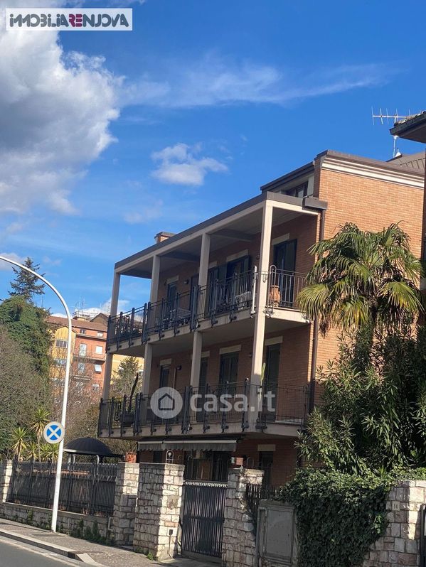 Appartamento in Vendita in Viale Giosuè Carducci a Terni