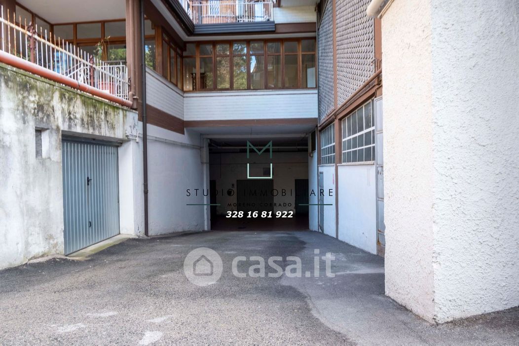 Garage/Posto auto in Affitto in Via Francesco Scandone 11 a Avellino
