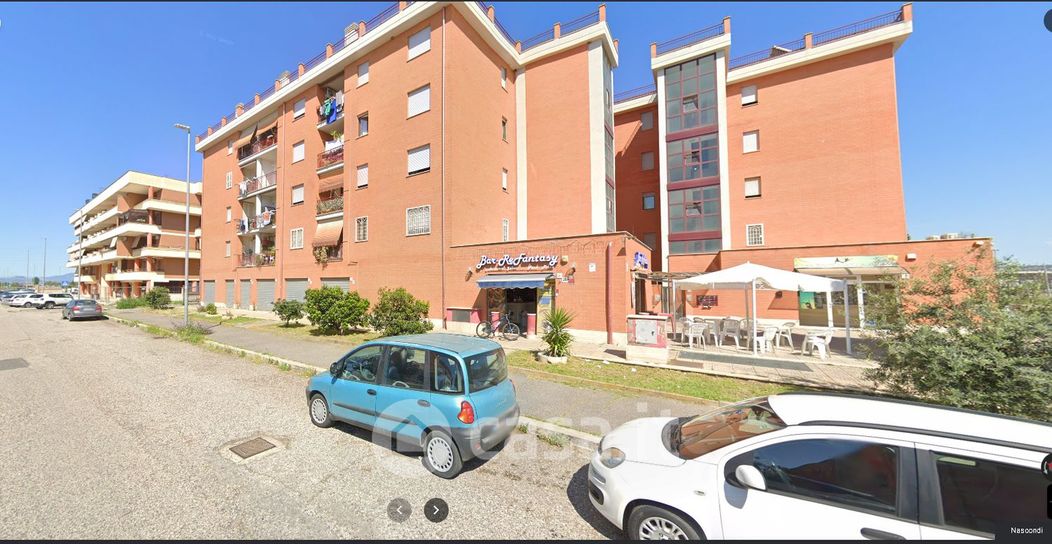 Appartamento in Vendita in Via Nocera Terinese 22 a Roma