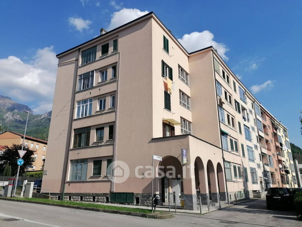 Appartamento in Vendita in Via Gradisca 3 a Lecco