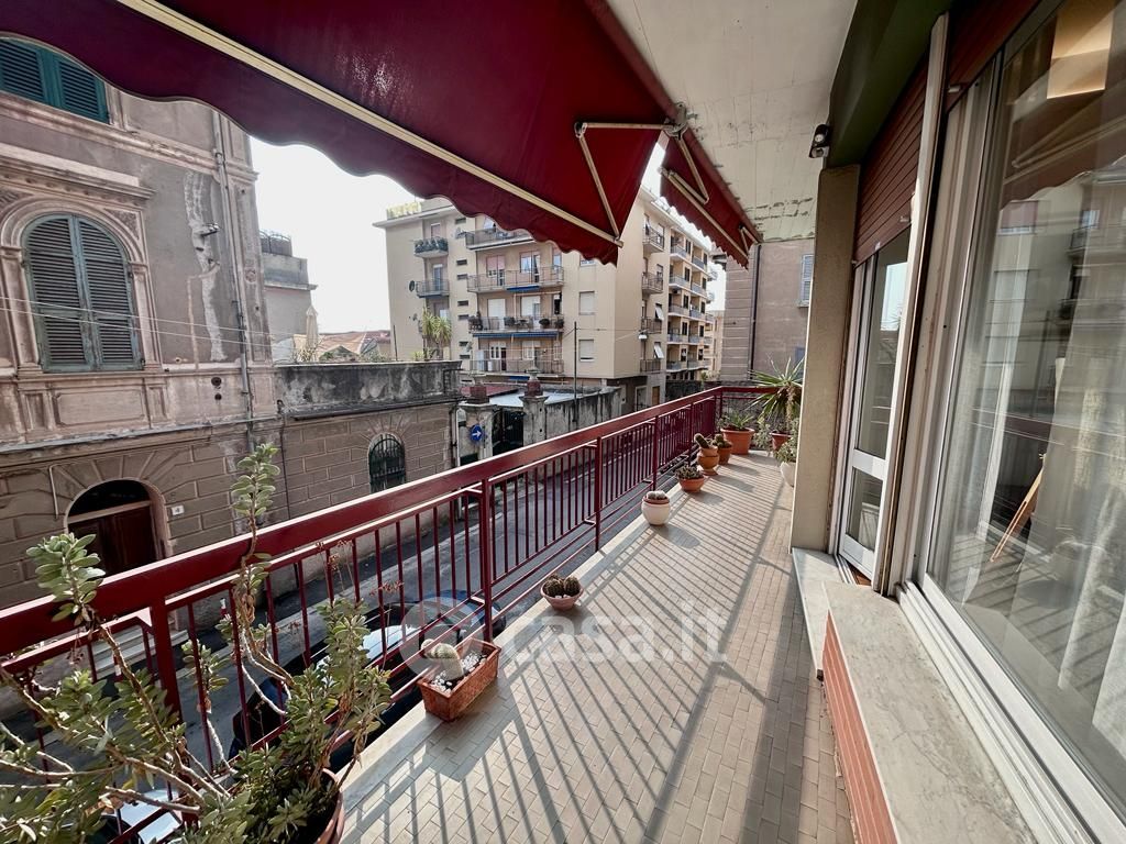 Appartamento in Vendita in Via Ettore Cadenaccio a Genova