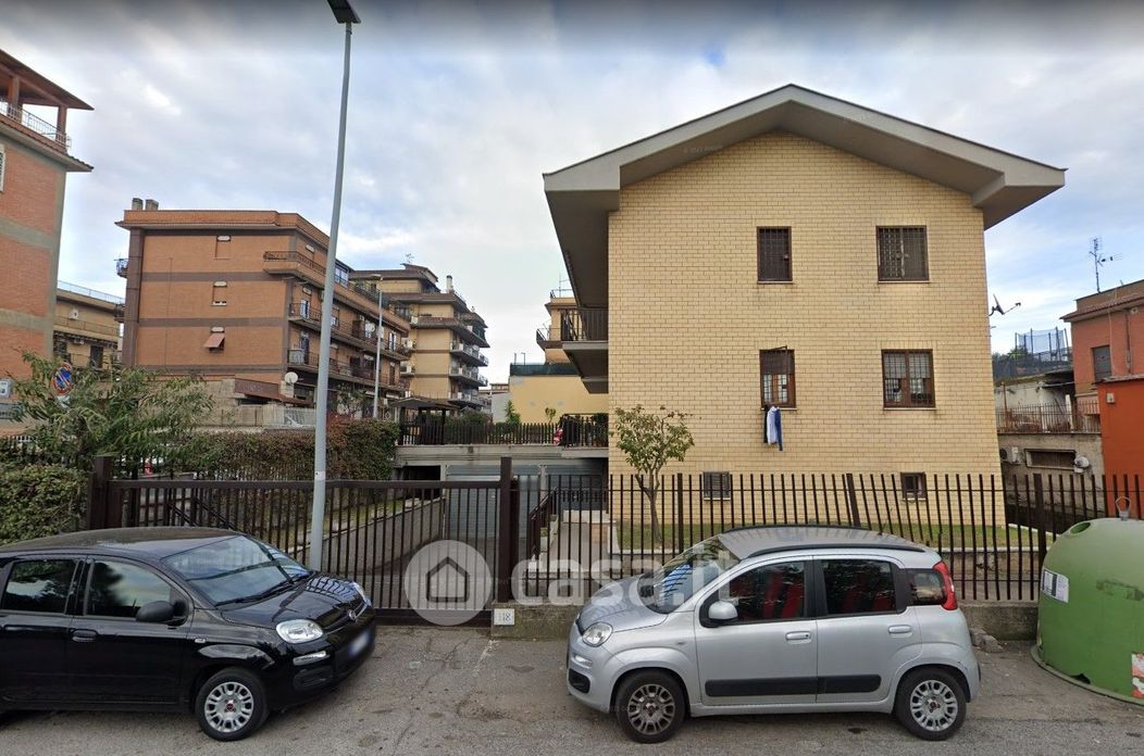 Garage/Posto auto in Vendita in Via Siculiana, 105 a Roma