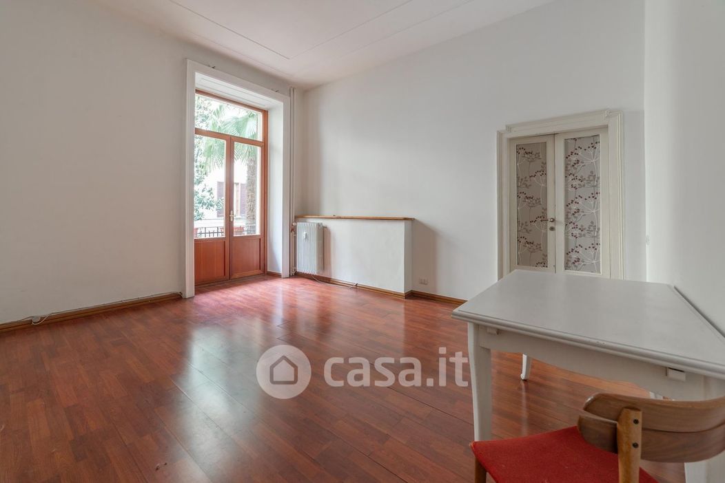 Appartamento in Vendita in Via Luigi Settembrini 41 a Milano