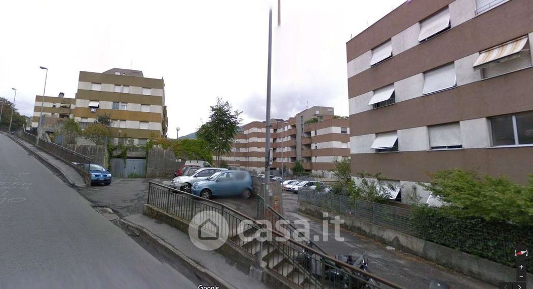 Appartamento in Vendita in Via Ezio Lucarno 41 a Genova