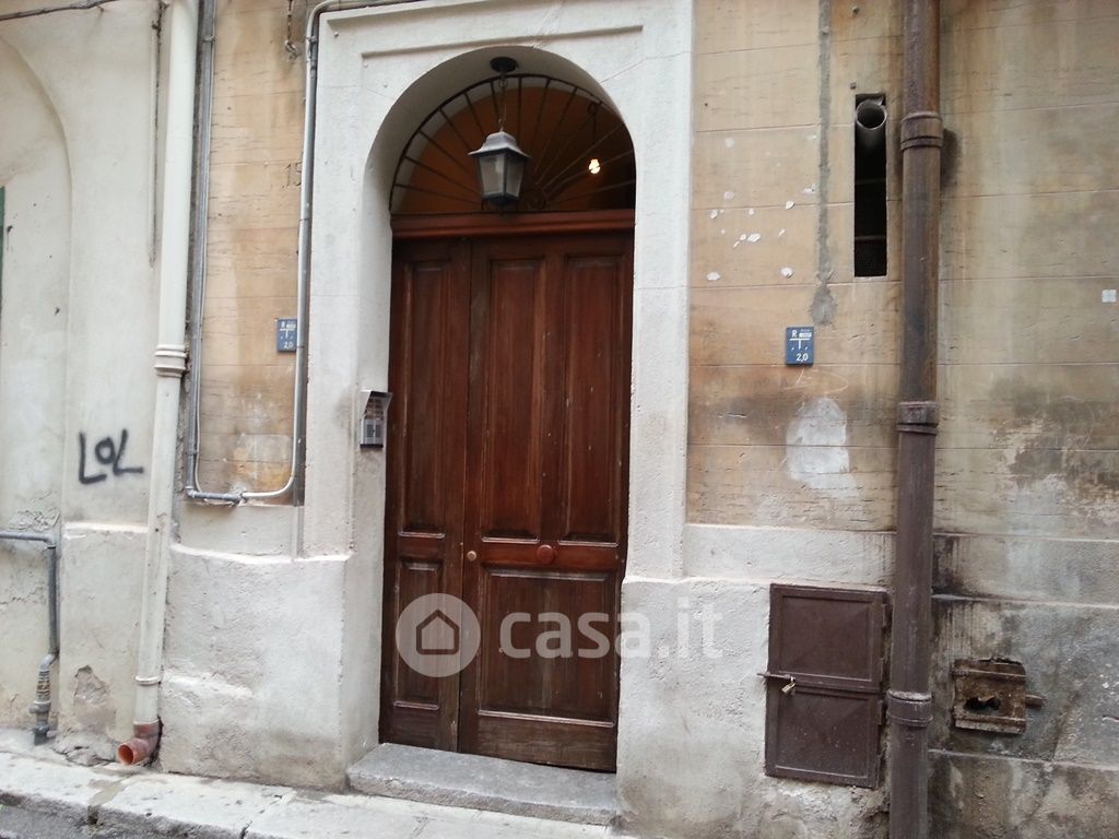 Appartamento in Vendita in Via Carlo d'Aprile 15 a Palermo