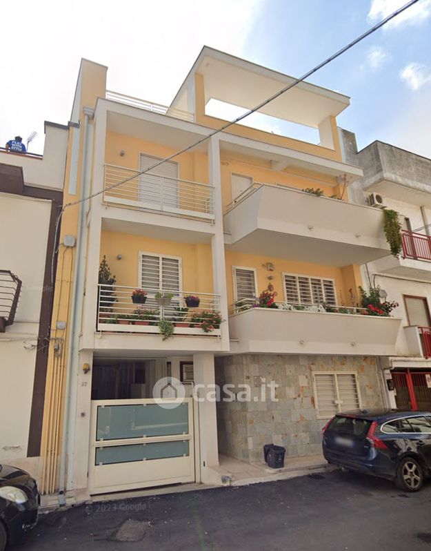 Appartamento in Vendita in Via Professore Scalera 27 a Sannicandro di Bari