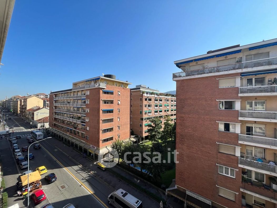 Appartamento in Vendita in Via Genova 122 a Torino