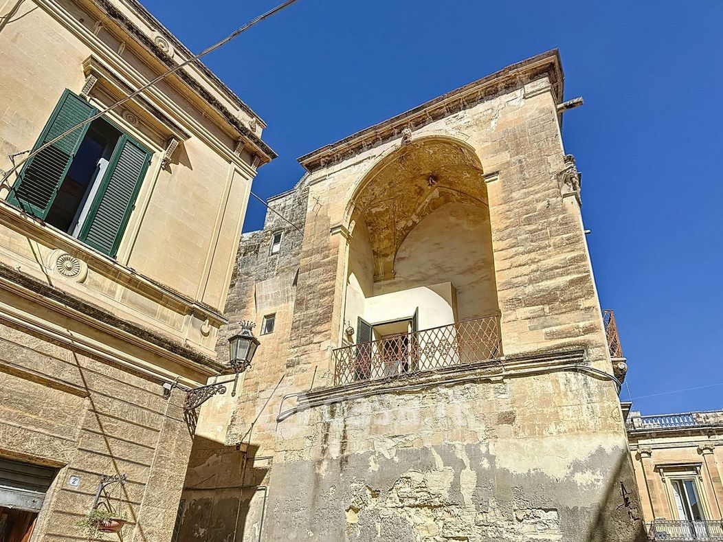 Palazzo in Vendita in Via Francesco Antonio D'Amelio 6 a Lecce