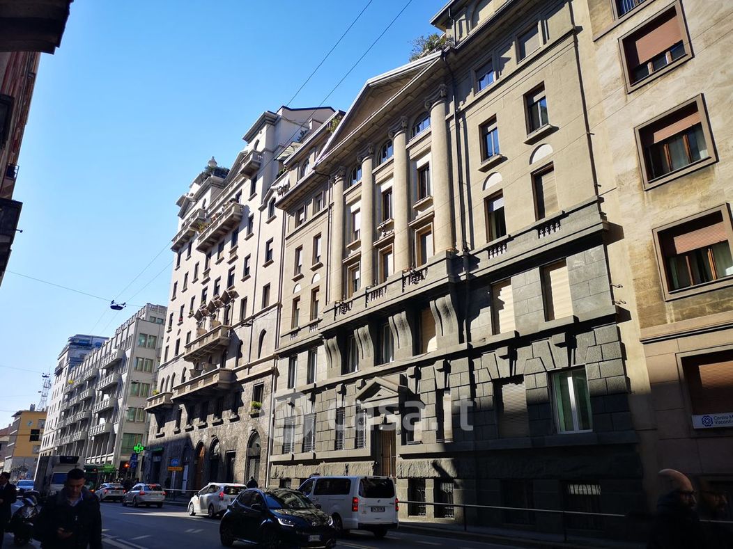 Appartamento in Vendita in Via Uberto Visconti di Modrone a Milano