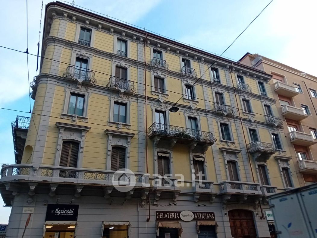 Negozio/Locale commerciale in Affitto in Via Luigi Cibrario 26 bis a Torino