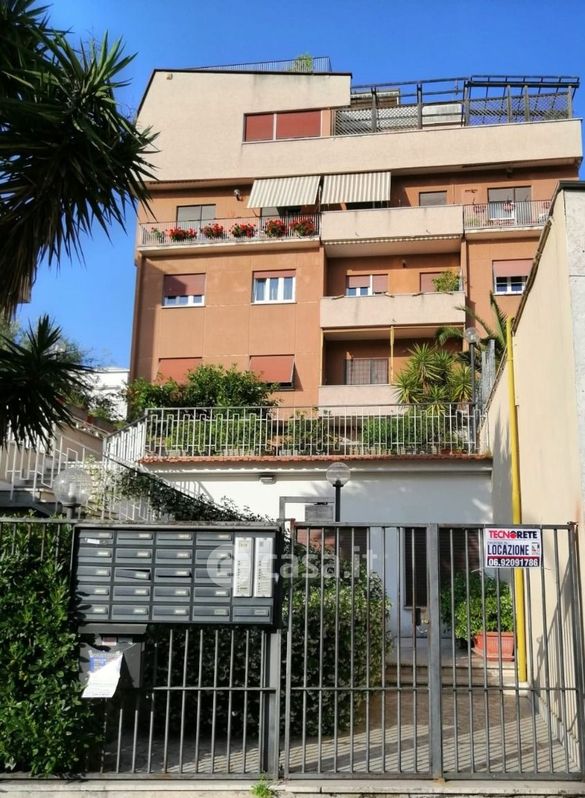 Appartamento in Affitto in Via Laurentina a Roma