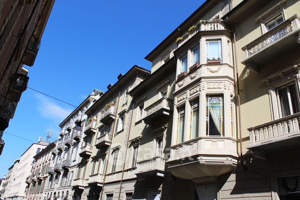 Appartamento in Vendita in Via Andrea Doria a Torino
