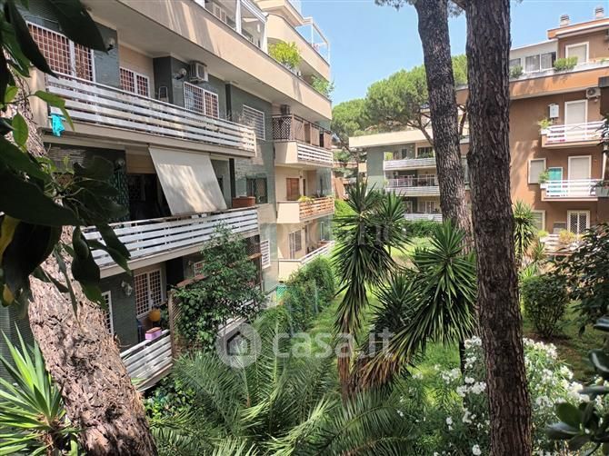Appartamento in Vendita in Via Courmayeur a Roma