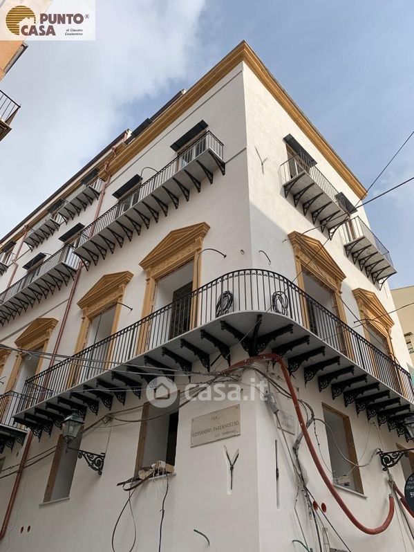 Appartamento in Vendita in Via Alessandro Paternostro a Palermo