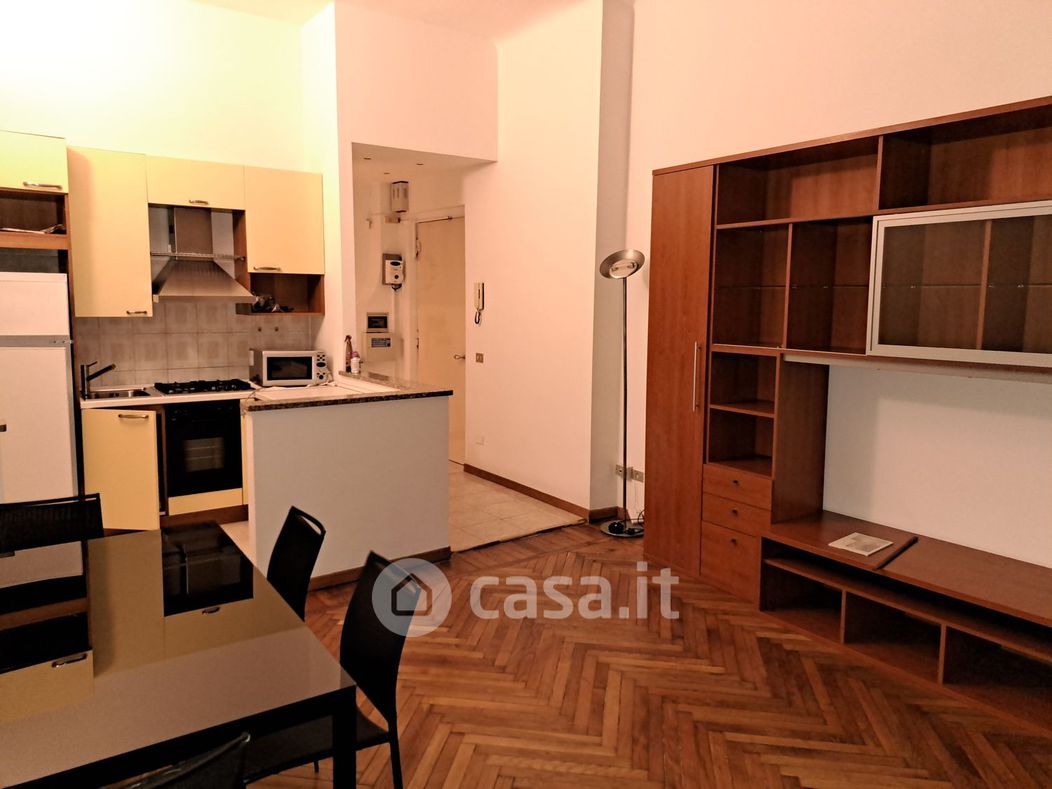 Appartamento in Affitto in Via Gaspare Rosales 9 a Milano