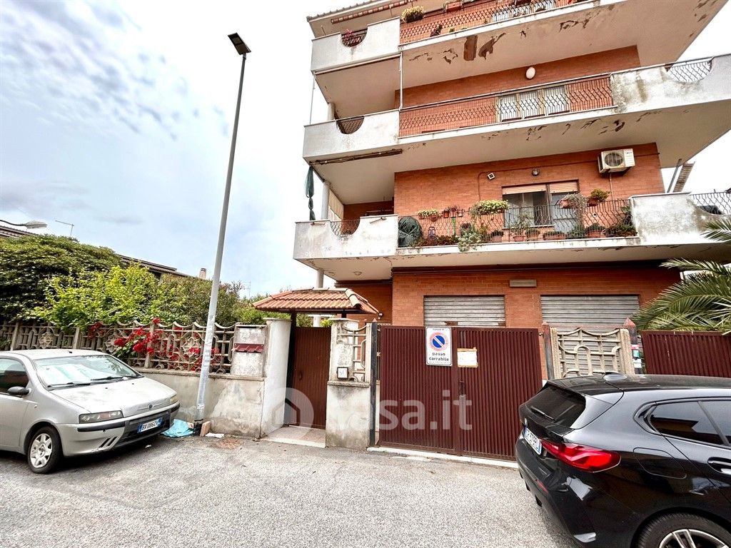 Appartamento in Vendita in Via Edita Broglio 30 a Roma