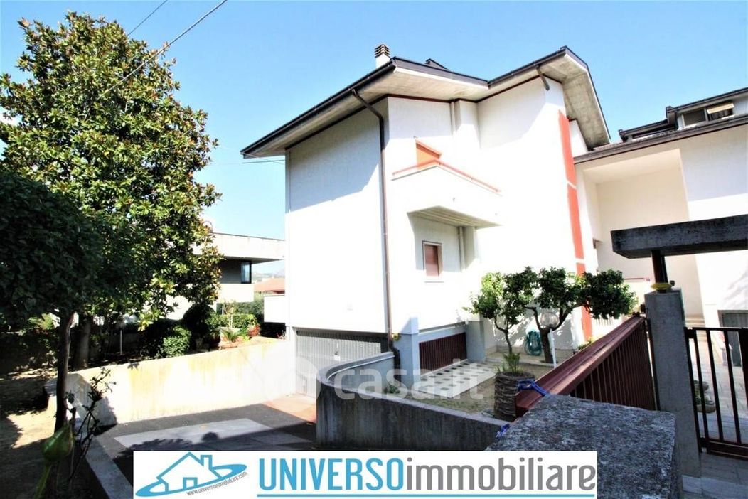Villa in Vendita in Via Loreto 22 a Ascoli Piceno