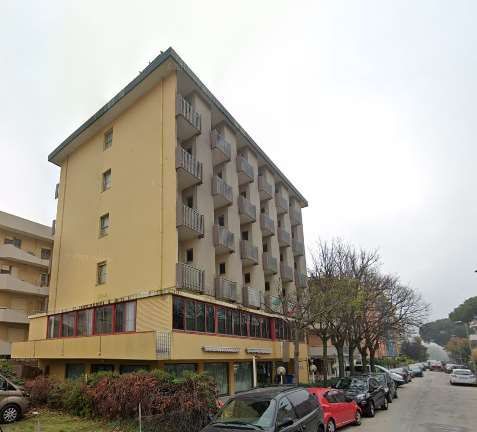 Palazzo in Vendita in Viale Lago Garda a Rimini