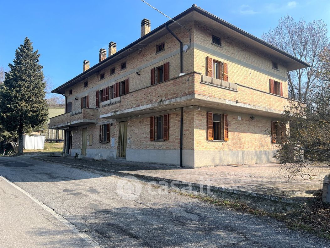 Casa indipendente in Vendita in Strada per Montefabbri a Urbino