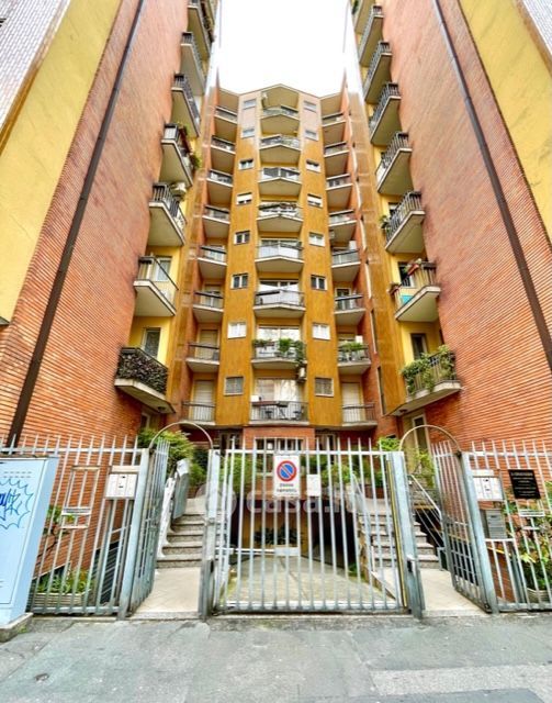 Appartamento in Vendita in Via Giambellino 49 a Milano