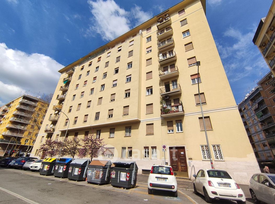 Appartamento in Vendita in Via Borghesano Lucchese 3 a Roma