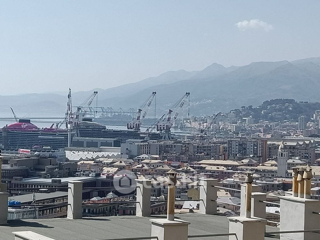 Appartamento in Vendita in Via Lodovico Calda 38 a Genova