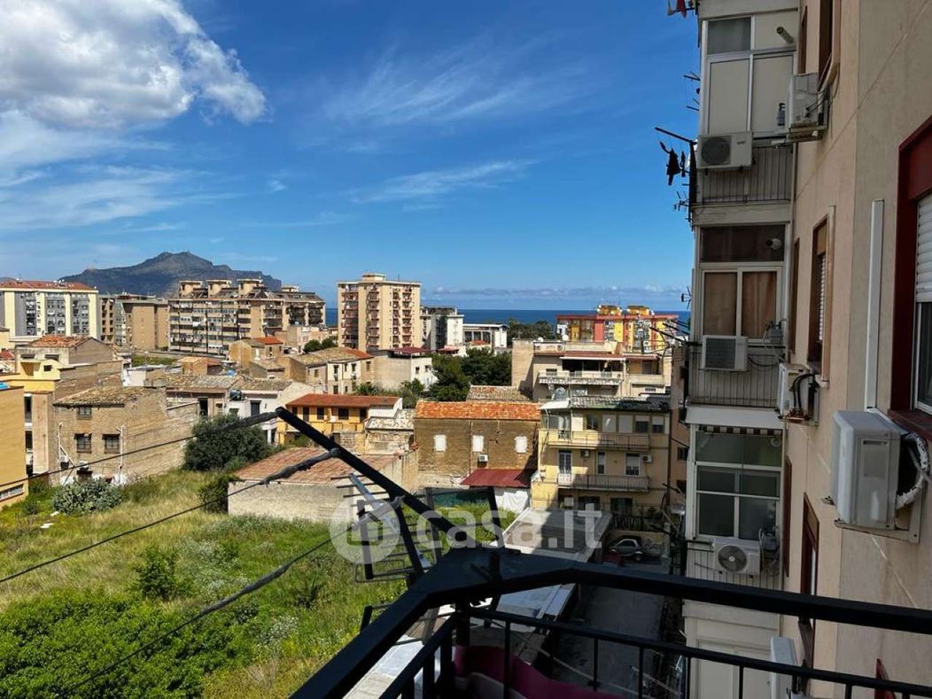 Appartamento in Vendita in Via Mariano Campo a Palermo