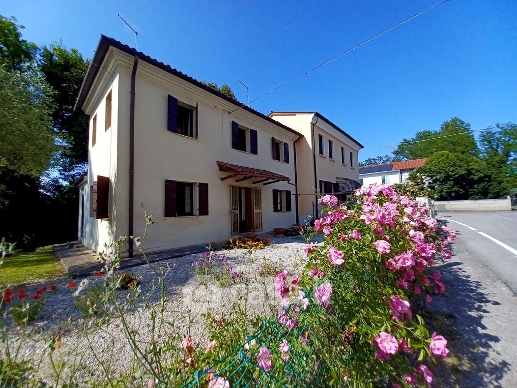 Casa Bi/Trifamiliare in Vendita in Via Giovan Battista Mandruzzato 35 a Treviso