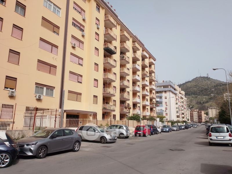 Appartamento in Vendita in Via Giuseppe Cimbali a Palermo
