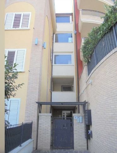 Appartamento in Vendita in Via Silvio Gambini 40 a Teramo