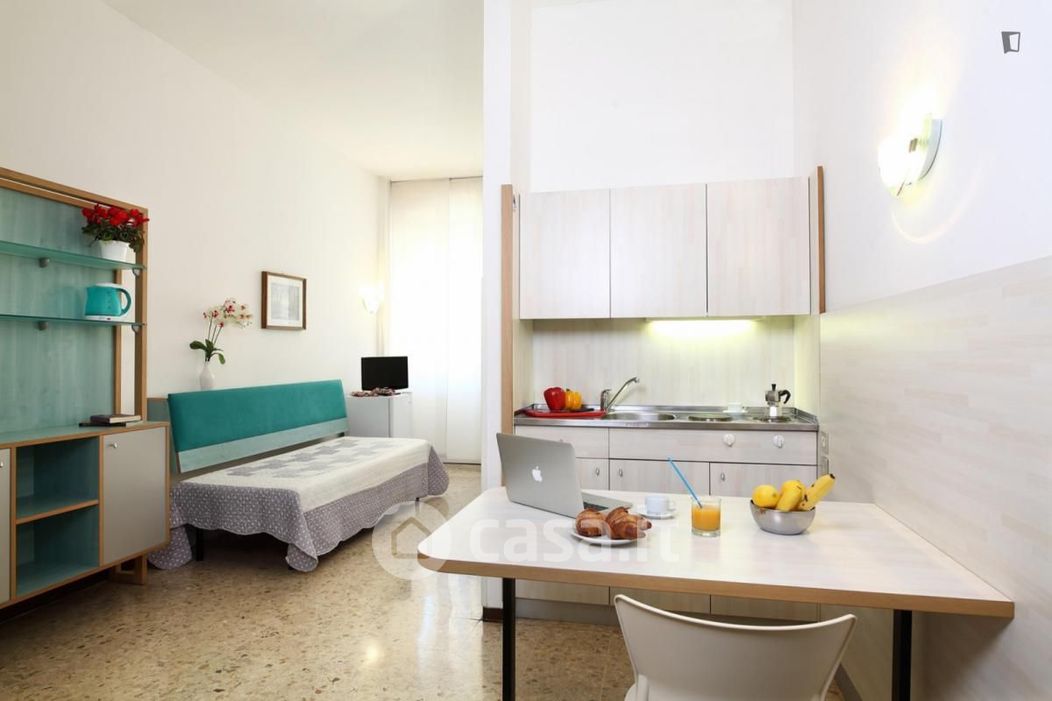 Appartamento in Affitto in Via Giuseppe Giusti a Milano