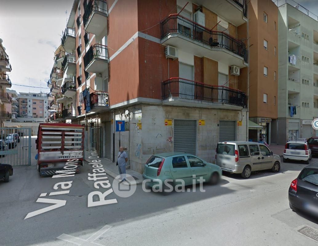 Negozio/Locale commerciale in Affitto in Via Monsignor Angelo Raffaele Dimiccoli 195 a Barletta