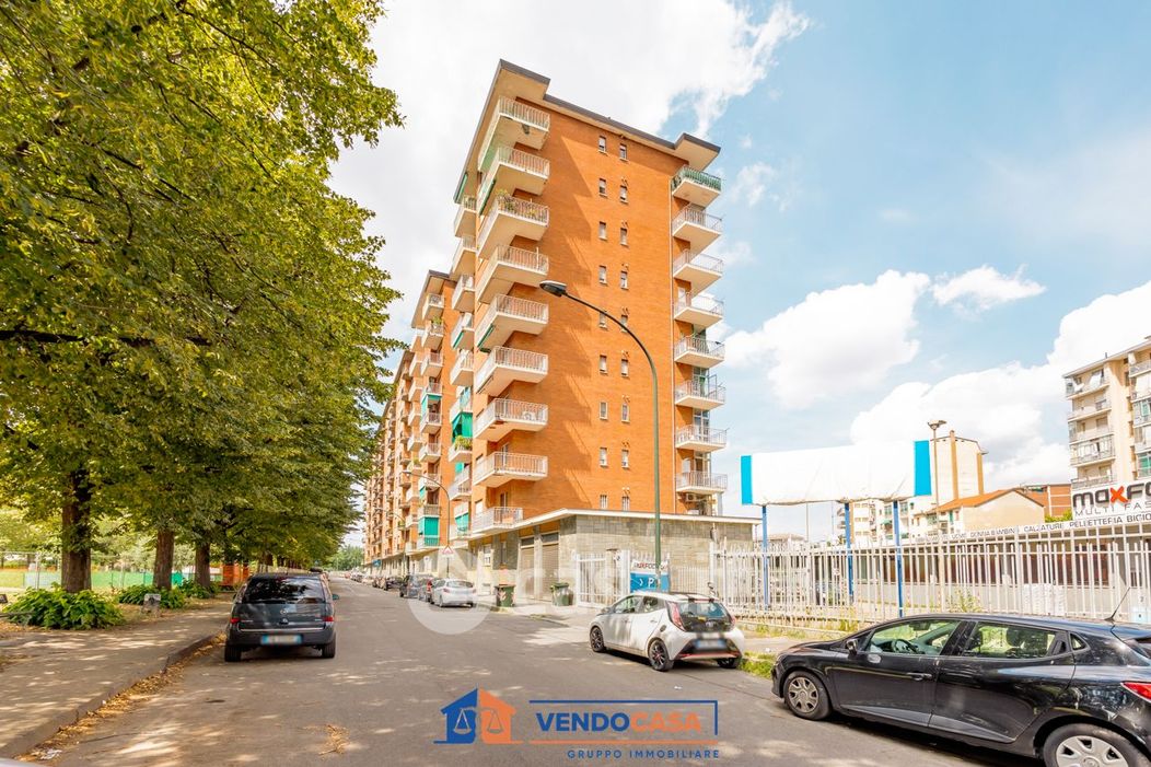 Appartamento in Vendita in Corso Cesare Correnti 53 a Torino