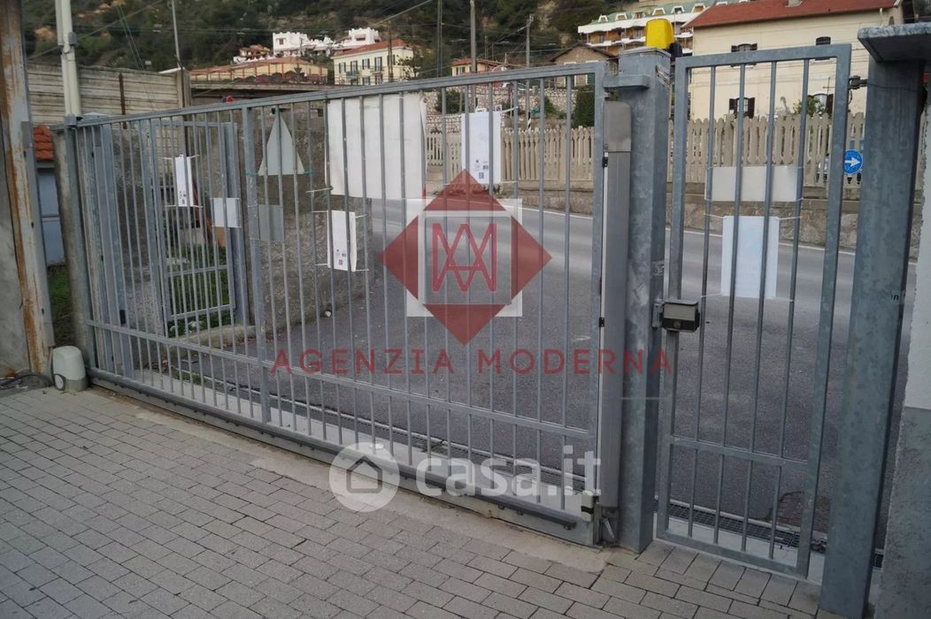Garage/Posto auto in Vendita in Via M. E. Basso 10 a Ventimiglia