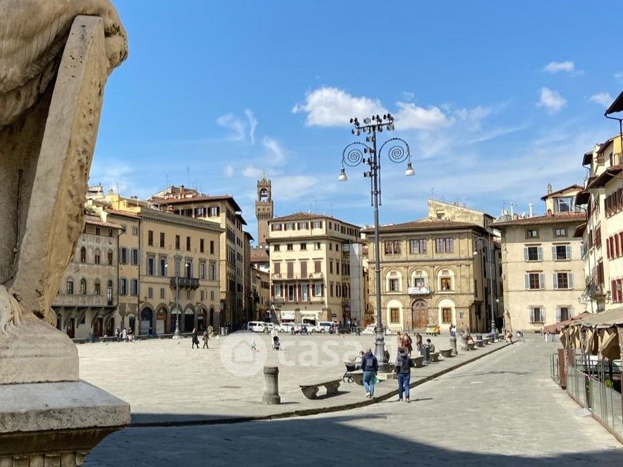 Attività/Licenza commerciale in Vendita in Piazza di Santa Croce a Firenze