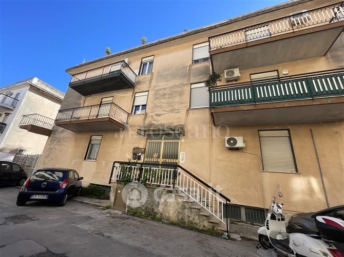 Appartamento in Vendita in Via Francesco Scherma a Palermo