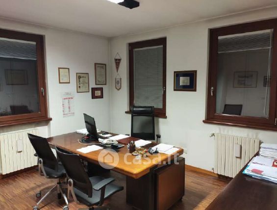 Ufficio in Vendita in Via IV Novembre 48 a Sant'Ambrogio di Valpolicella