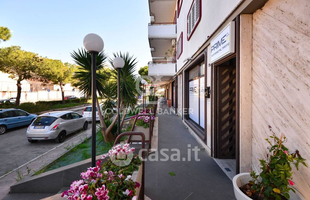 Negozio/Locale commerciale in Vendita in Via Giovanni Amendola 195 a Bari