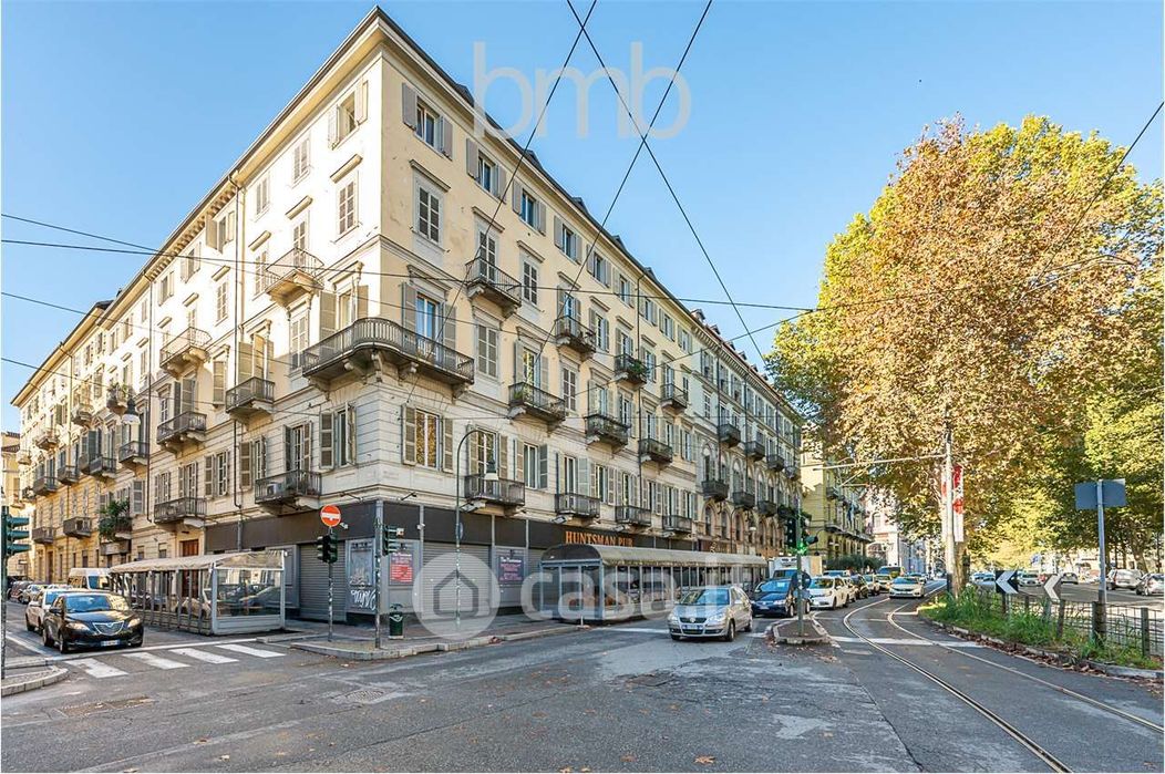 Appartamento in Vendita in Via Goito 2 a Torino