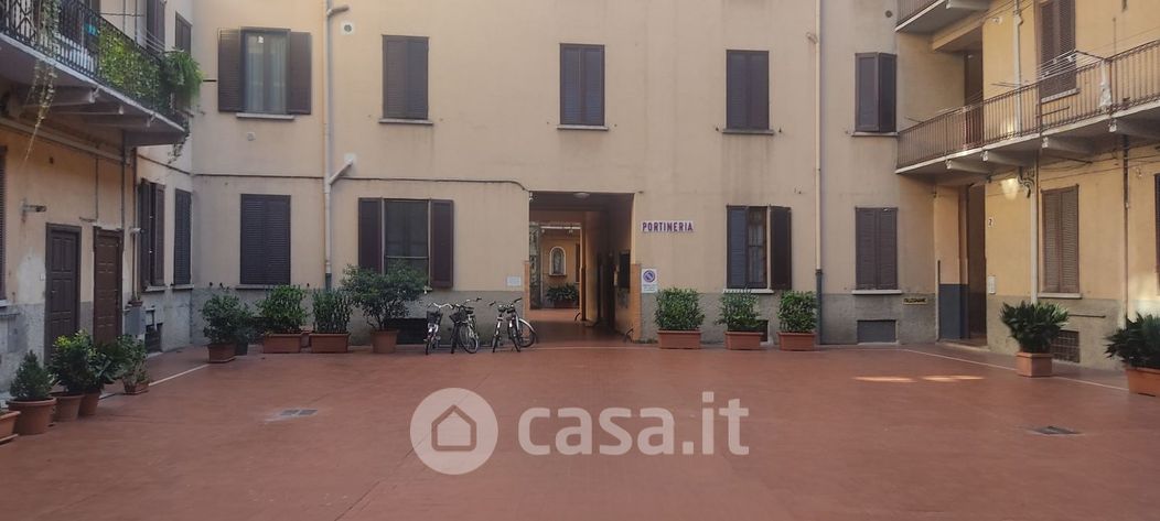 Appartamento in Vendita in Via Parmigianino a Milano